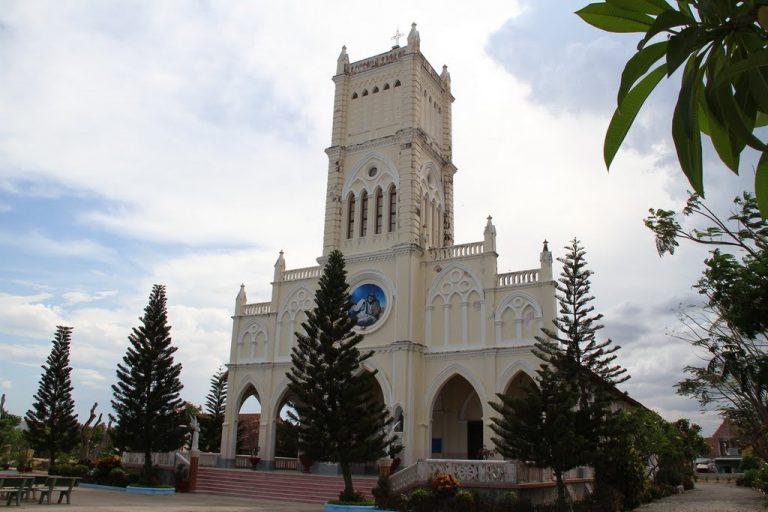 Nhà Thờ Tấn Tài