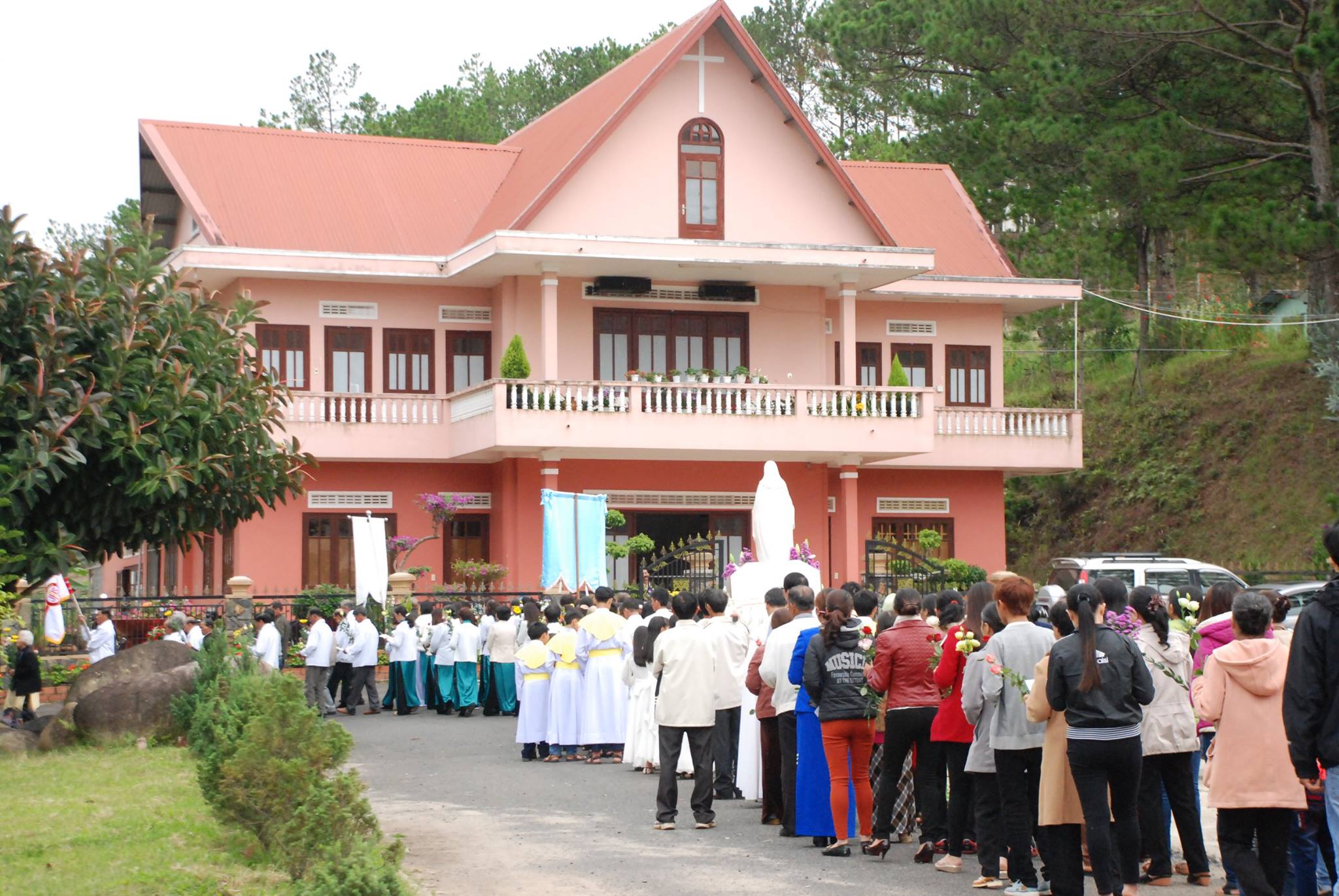 Giờ lễ Nhà Thờ giáo xứ Tùng Lâm, Đà Lạt - giothanhle.net