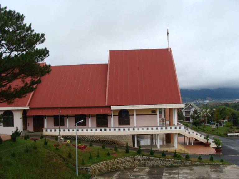 Nhà Thờ Tùng Lâm
