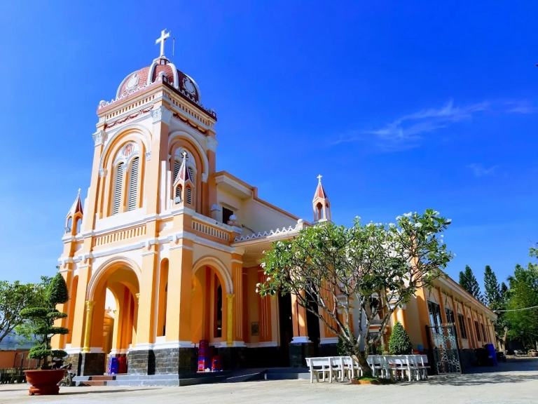 Nhà Thờ Tân Quy (Hóc Môn)