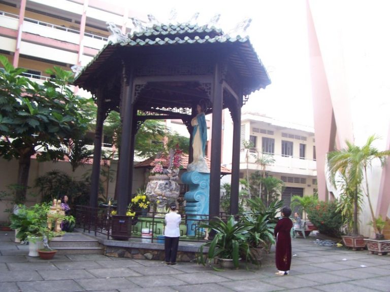 Nhà Thờ Đắc Lộ