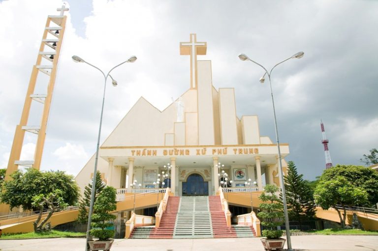 Nhà thờ phú trung