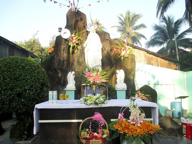 Nhà Thờ Tân Quy (Hóc Môn)