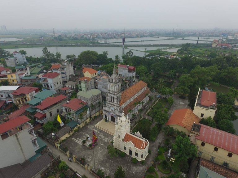 Nhà Thờ Đồng Trì †