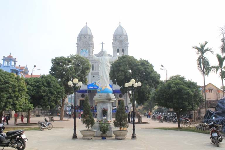 Nhà Thờ Thạch Bích