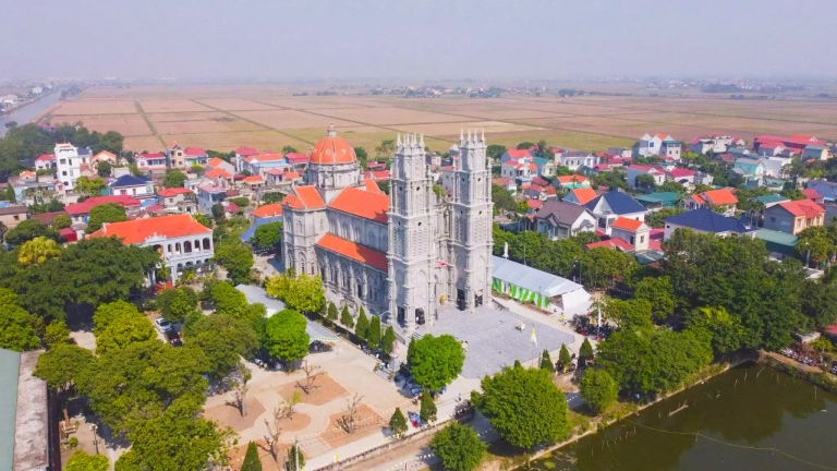 Nhà Thờ Đại Lại