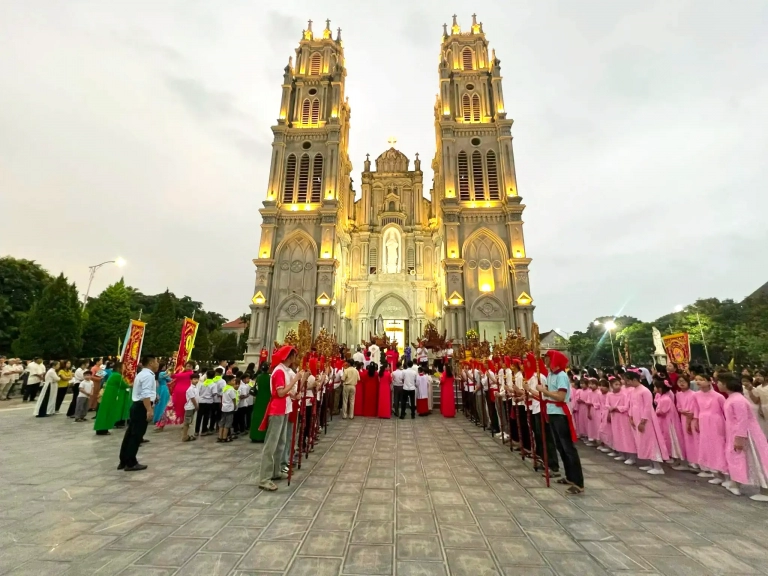 Nhà Thờ Đại Lại