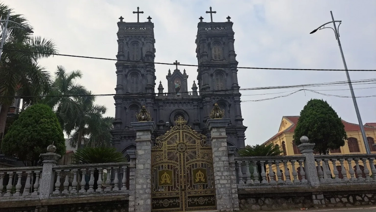 Nhà Thờ Cổ Liêu