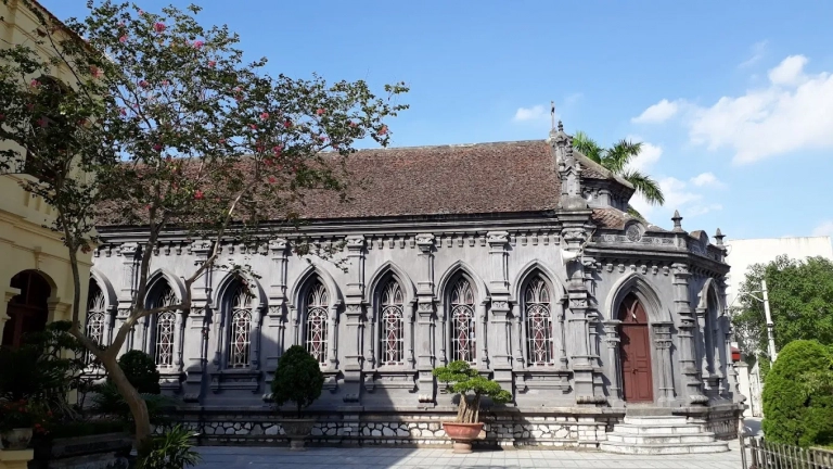 Nhà Thờ Cổ Liêu