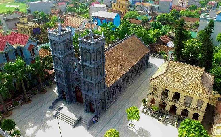 Nhà Thờ Cổ Liêu
