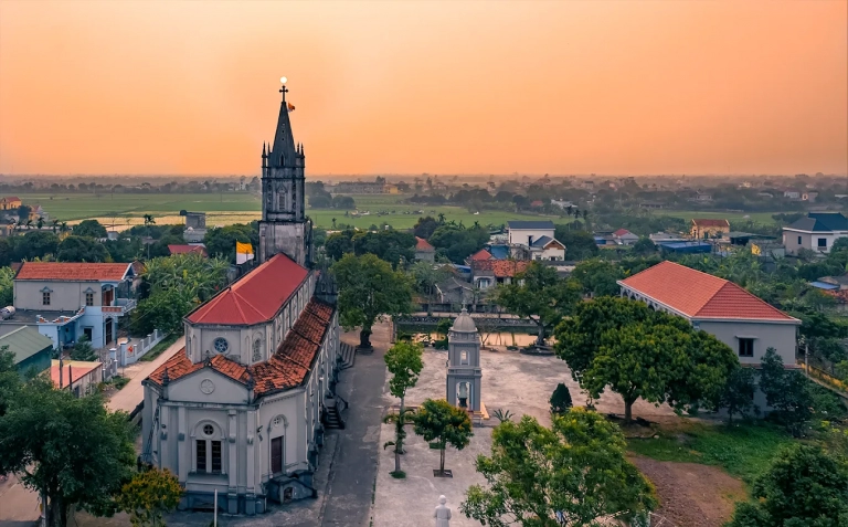 Nhà Thờ Tự Tân