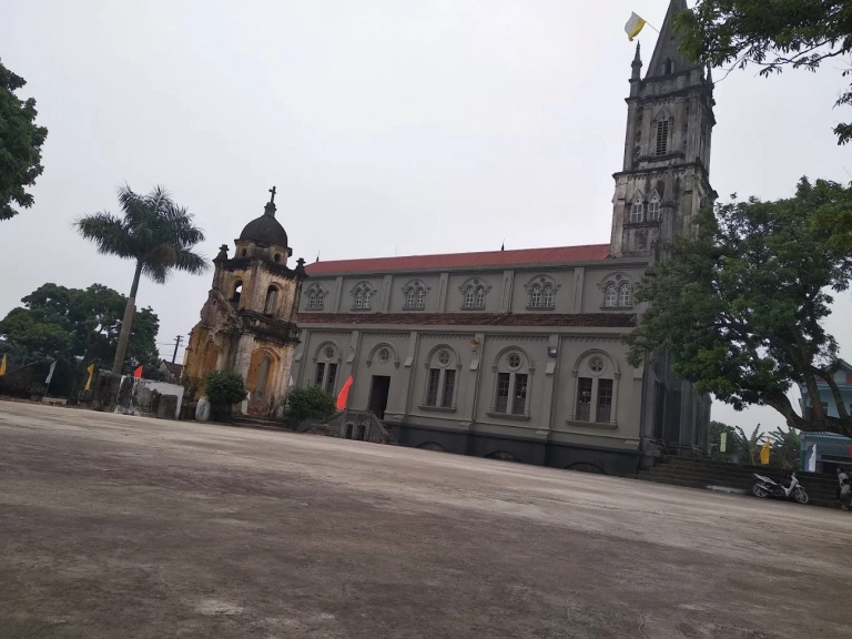 Nhà Thờ Tự Tân