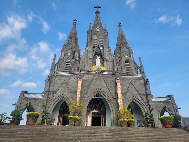 Nhà Thờ Bạch Lâm