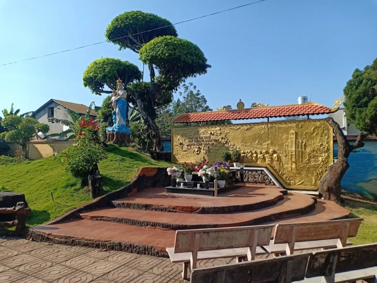Nhà Thờ Hưng Bình