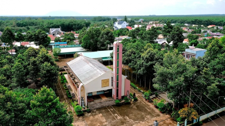 Nhà Thờ Lạc Sơn – Giáo phận Xuân Lộc
