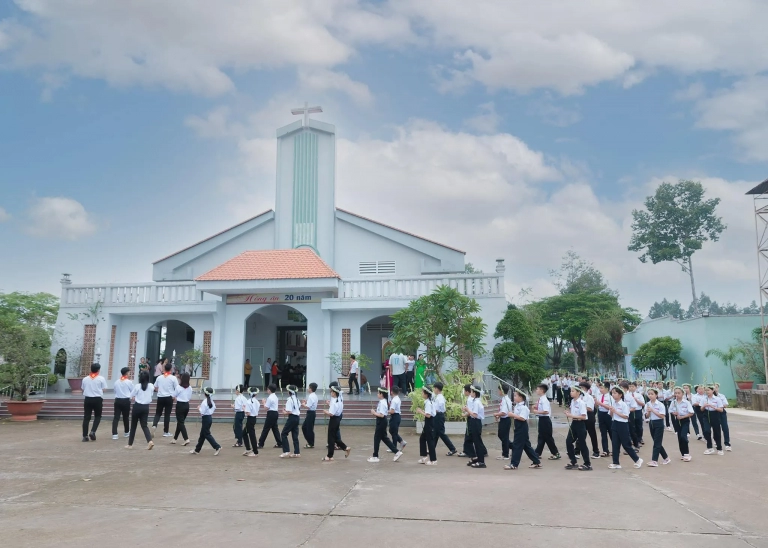 Nhà Thờ Tín Nghĩa