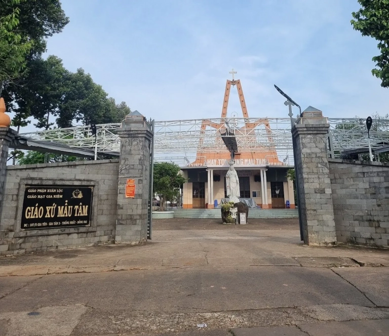 Nhà Thờ Mẫu Tâm – Giáo phận Xuân Lộc