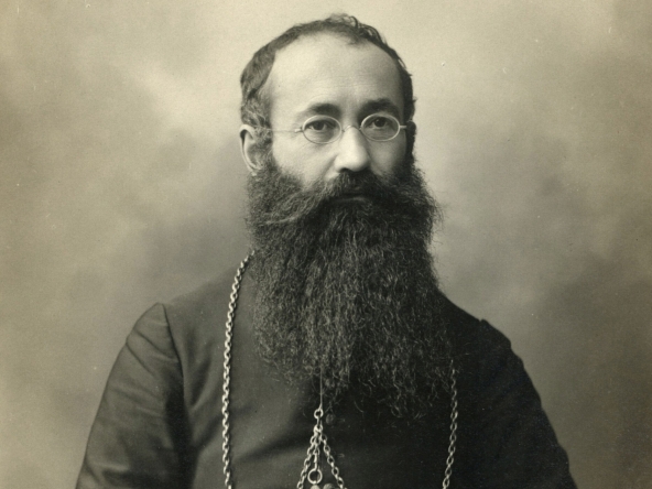 Đức Cha Jean-Claude Bouchut.