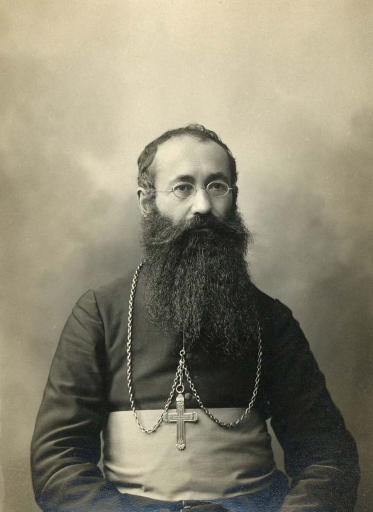 Đức Cha Jean-Claude Bouchut.