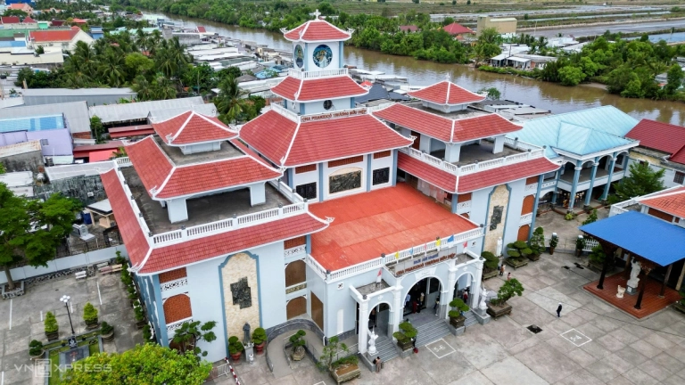 Nhà Thờ Tắc Sậy (Trung Tâm Hành Hương Tắc Sậy – Cha Phanxicô Xaviê Trương Bửu Diệp)