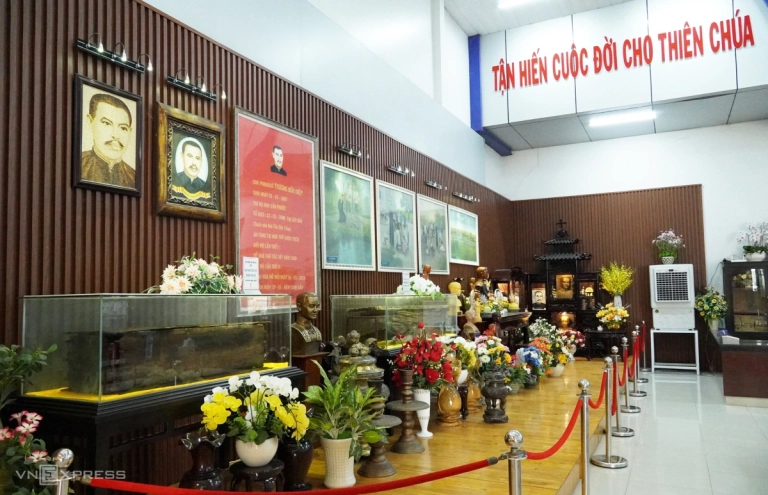 Nhà Thờ Tắc Sậy (Trung Tâm Hành Hương Tắc Sậy – Cha Phanxicô Xaviê Trương Bửu Diệp)