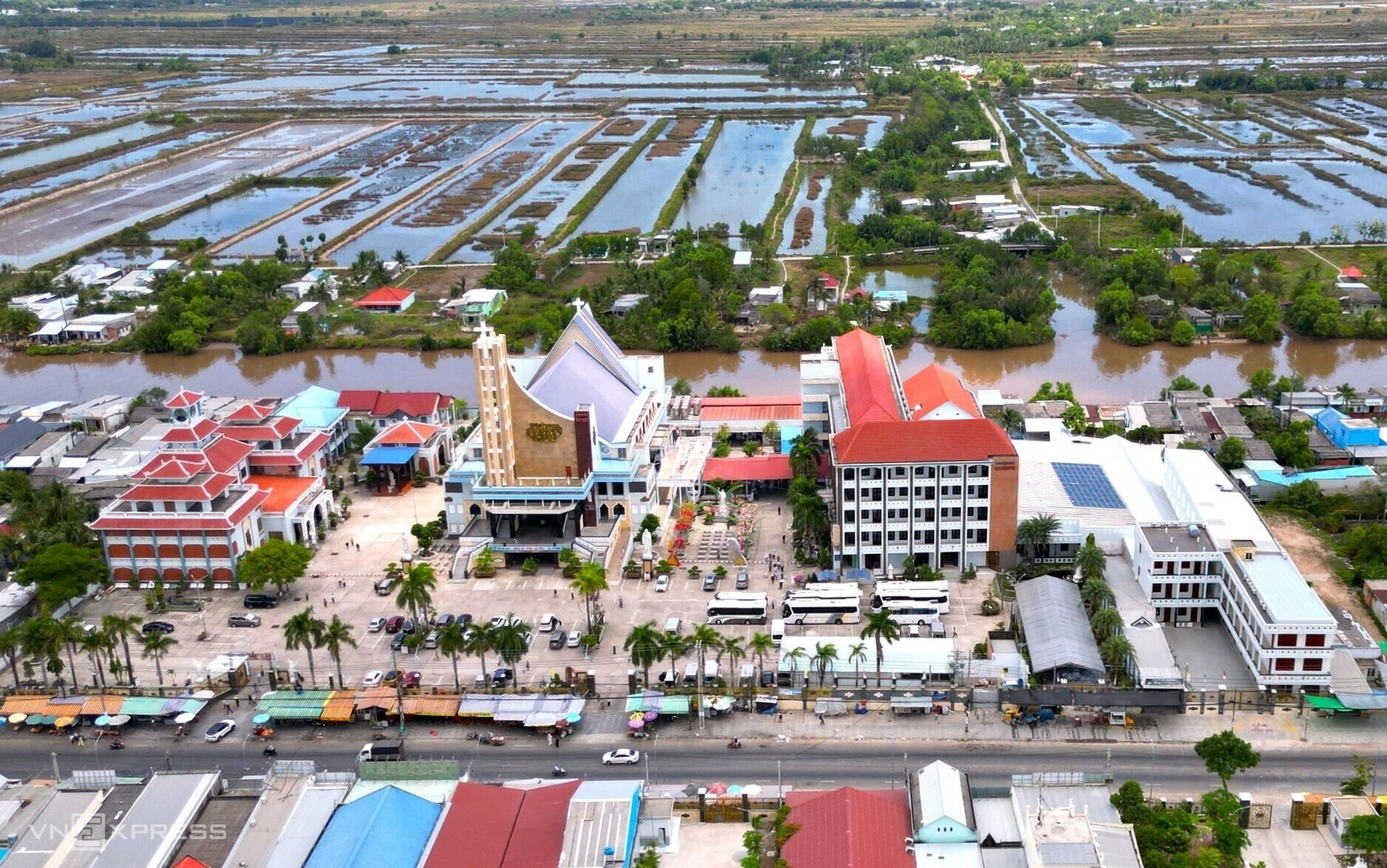 nhà thờ tắc sậy